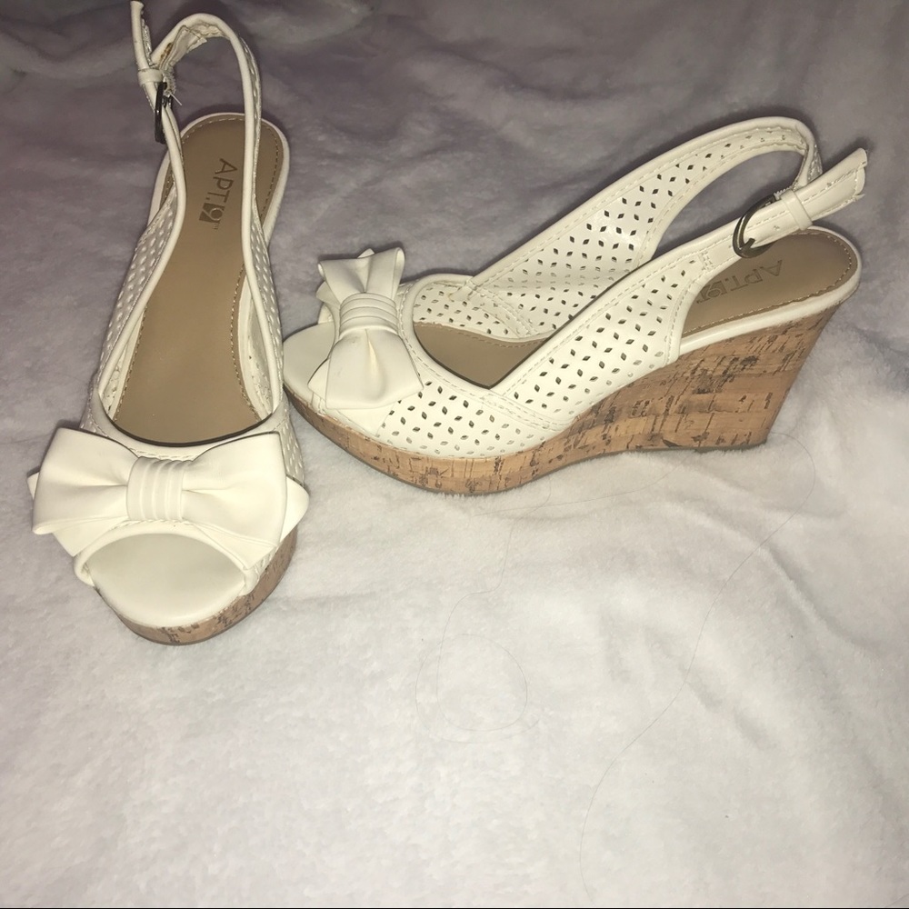 White wedges